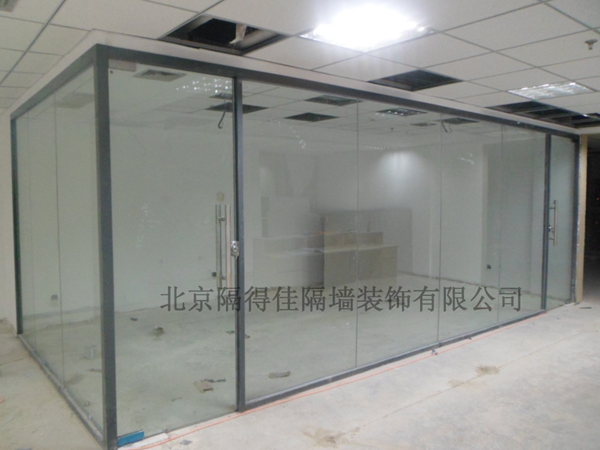 辦公室玻璃隔斷 四種常見的玻璃隔斷設(shè)計