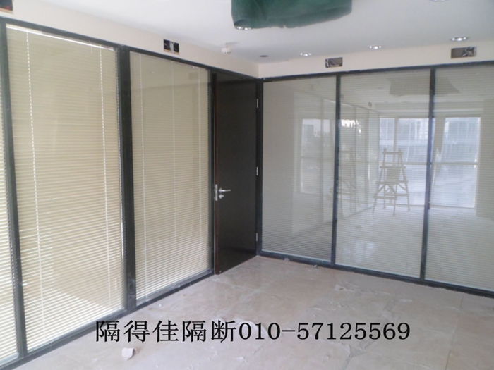 雙層玻璃夾百葉隔斷圖